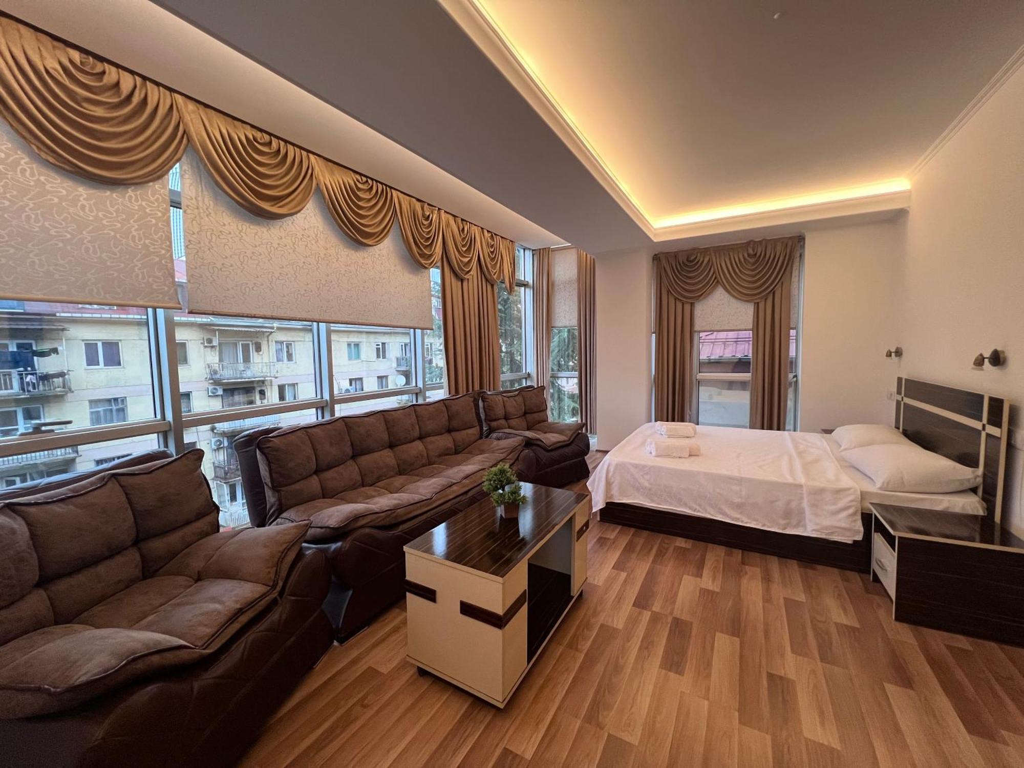 Hotel Argo Batumi Exterior foto